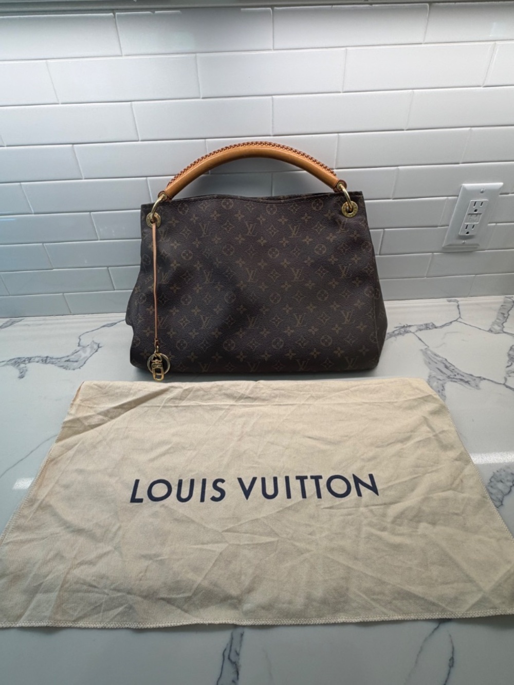 Louis Vuitton Artsy MM Monogram Hobo Bag w/ Key Leash + Dust Bag - Picture 6 of 10